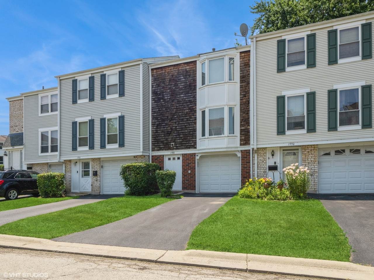 1988 Oxford Lane - Photo 1