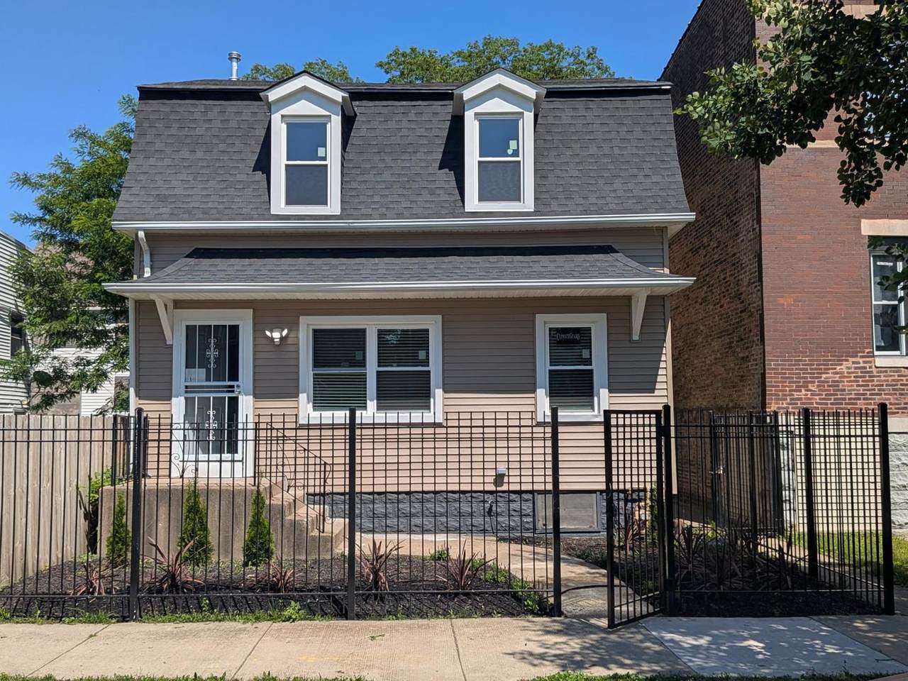 11531 Perry Avenue - Photo 1