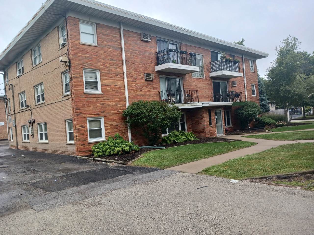 10811 Lloyd Drive - Photo 1
