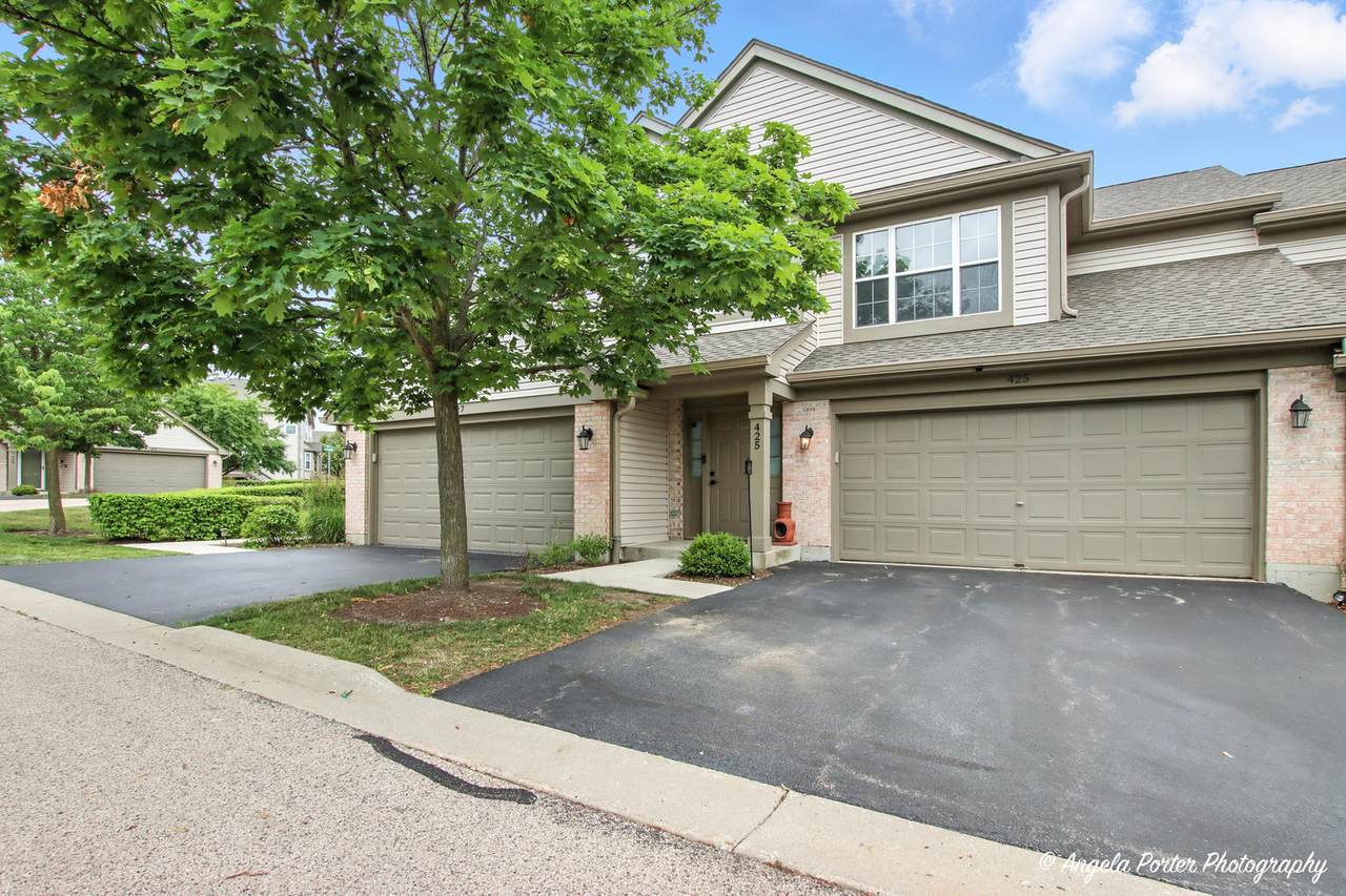 425 Ashwood Court - Photo 1