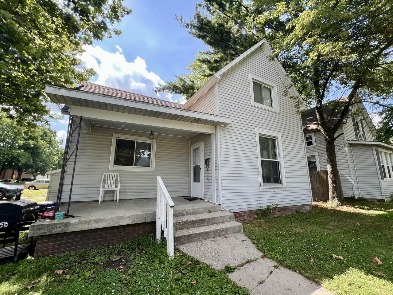 2502 Pine Avenue - Photo 1
