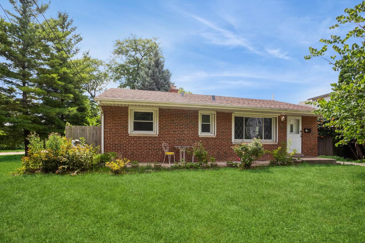 441 Berteau Avenue - Photo 1