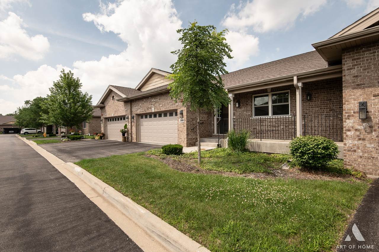 544 Woodland Court - Photo 1