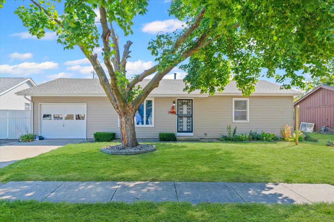 1412 Greenridge Drive - Photo 1