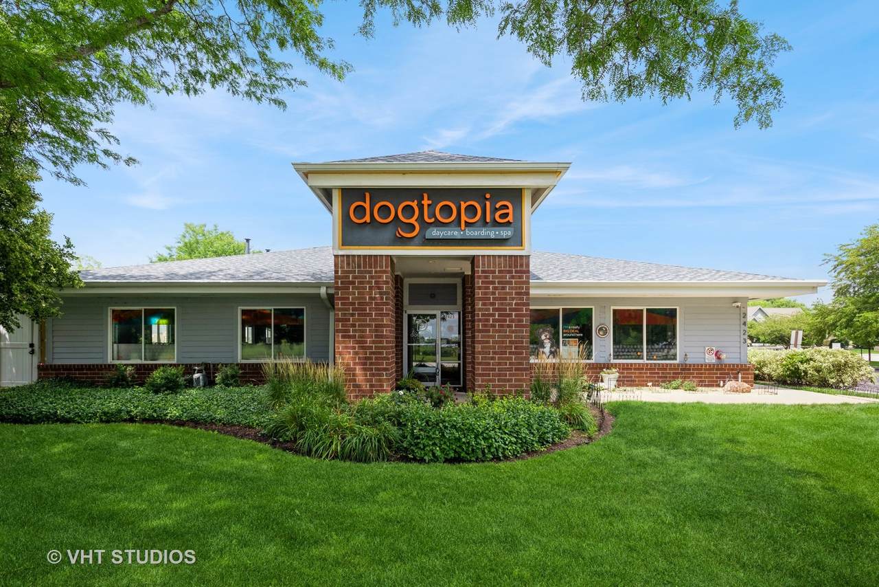 2423 Fargo Boulevard - Photo 1