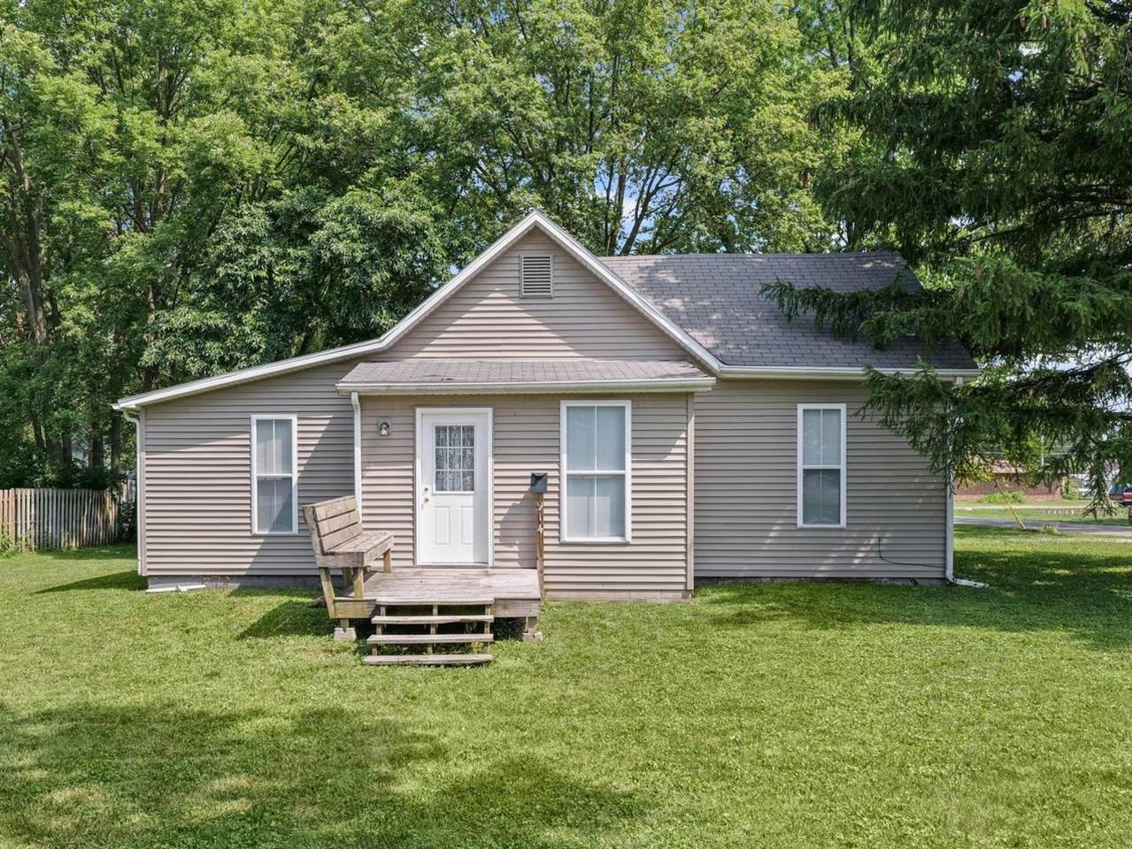 914 Washington Street - Photo 1