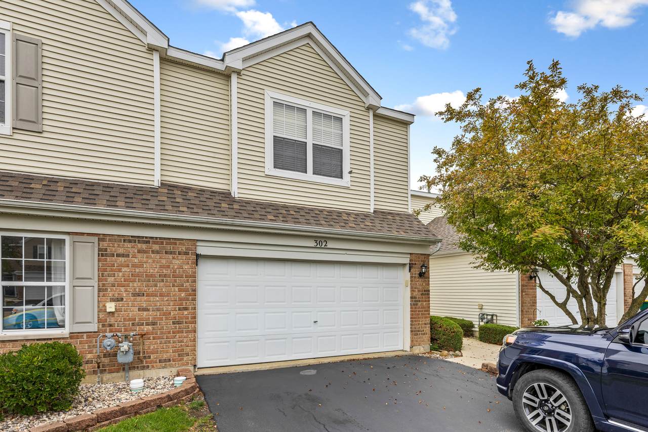 302 Parkside Drive - Photo 1