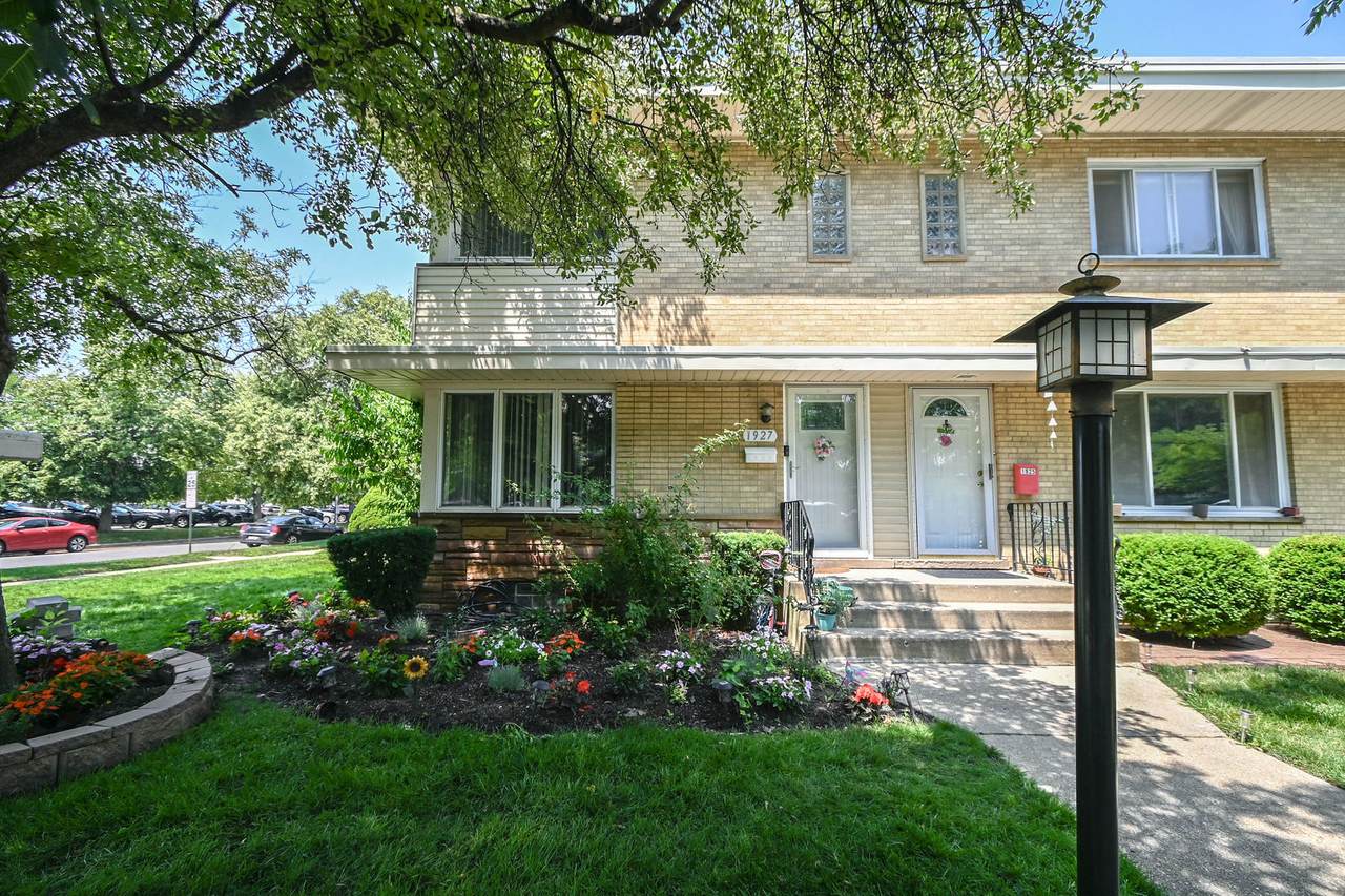 1927 Lee Street - Photo 1