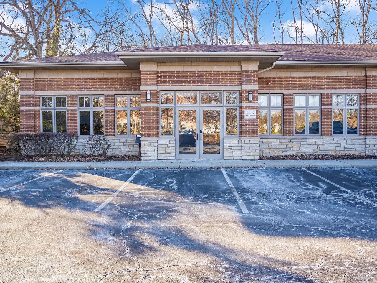 400 Knoll Street - Photo 1