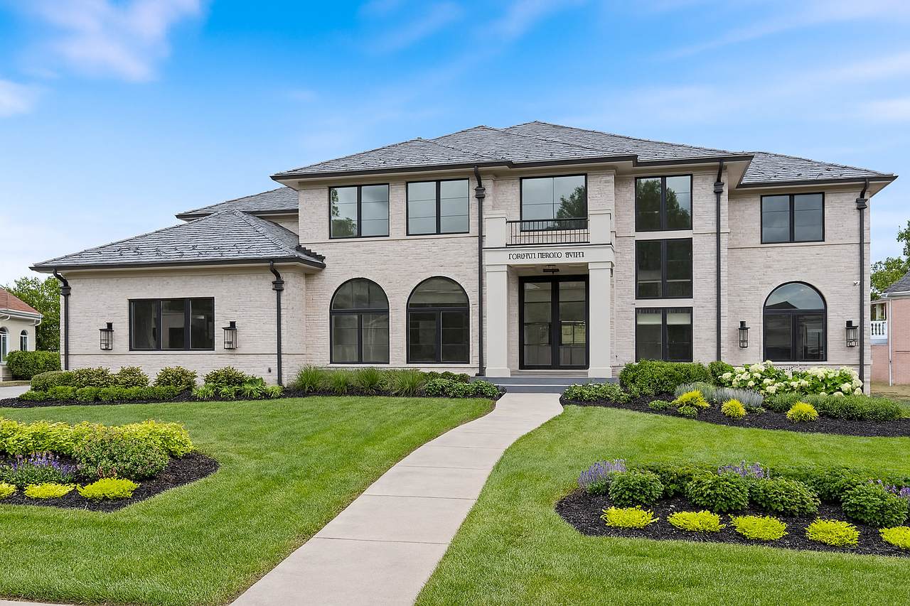 8886 Johnston Road - Photo 1