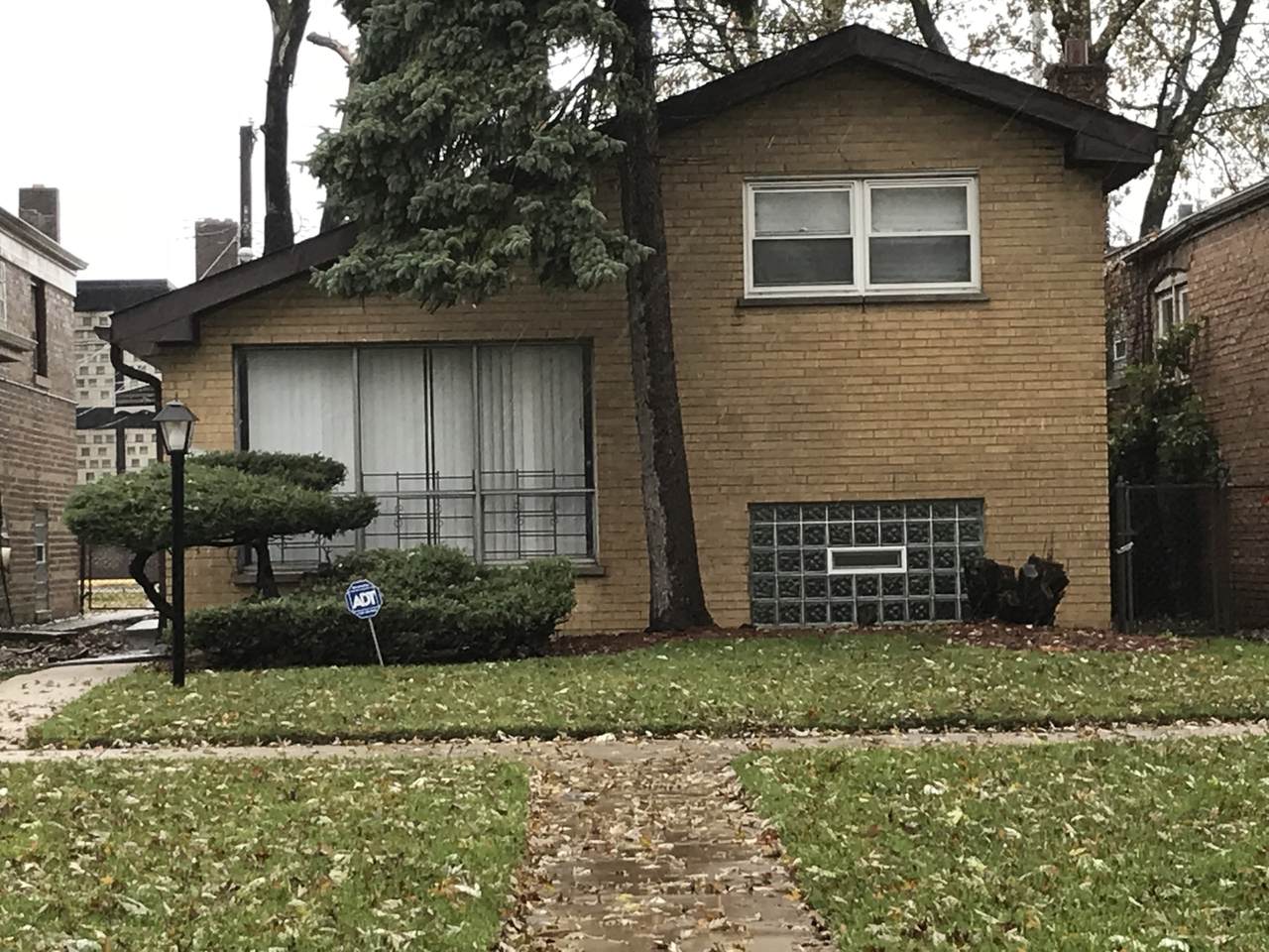 8610 Wabash Avenue - Photo 1