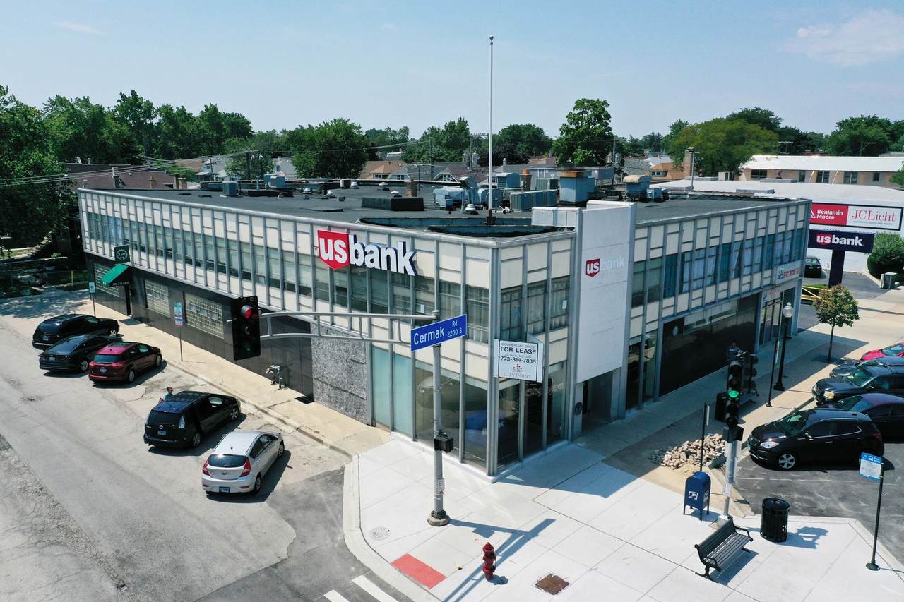 2202 Lombard Avenue - Photo 1