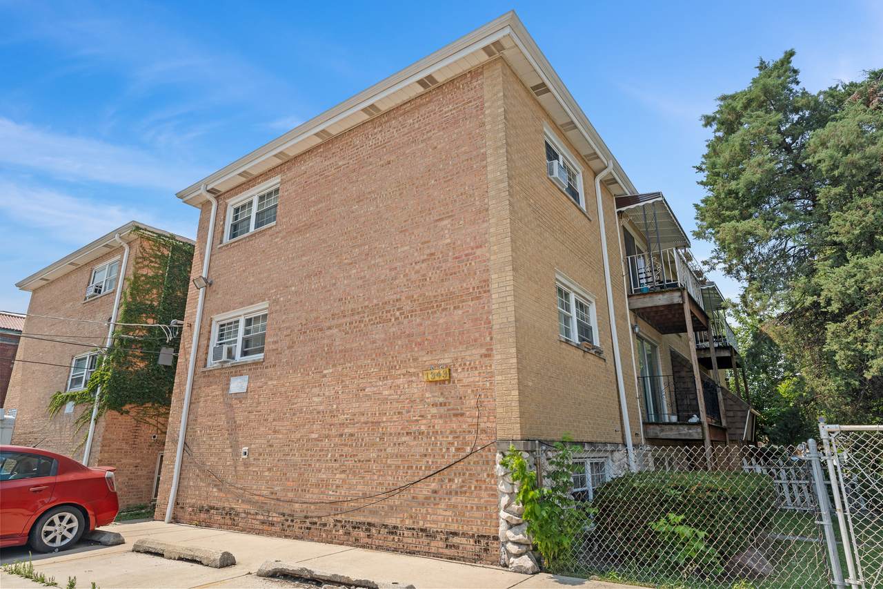 1343 Austin Boulevard - Photo 1