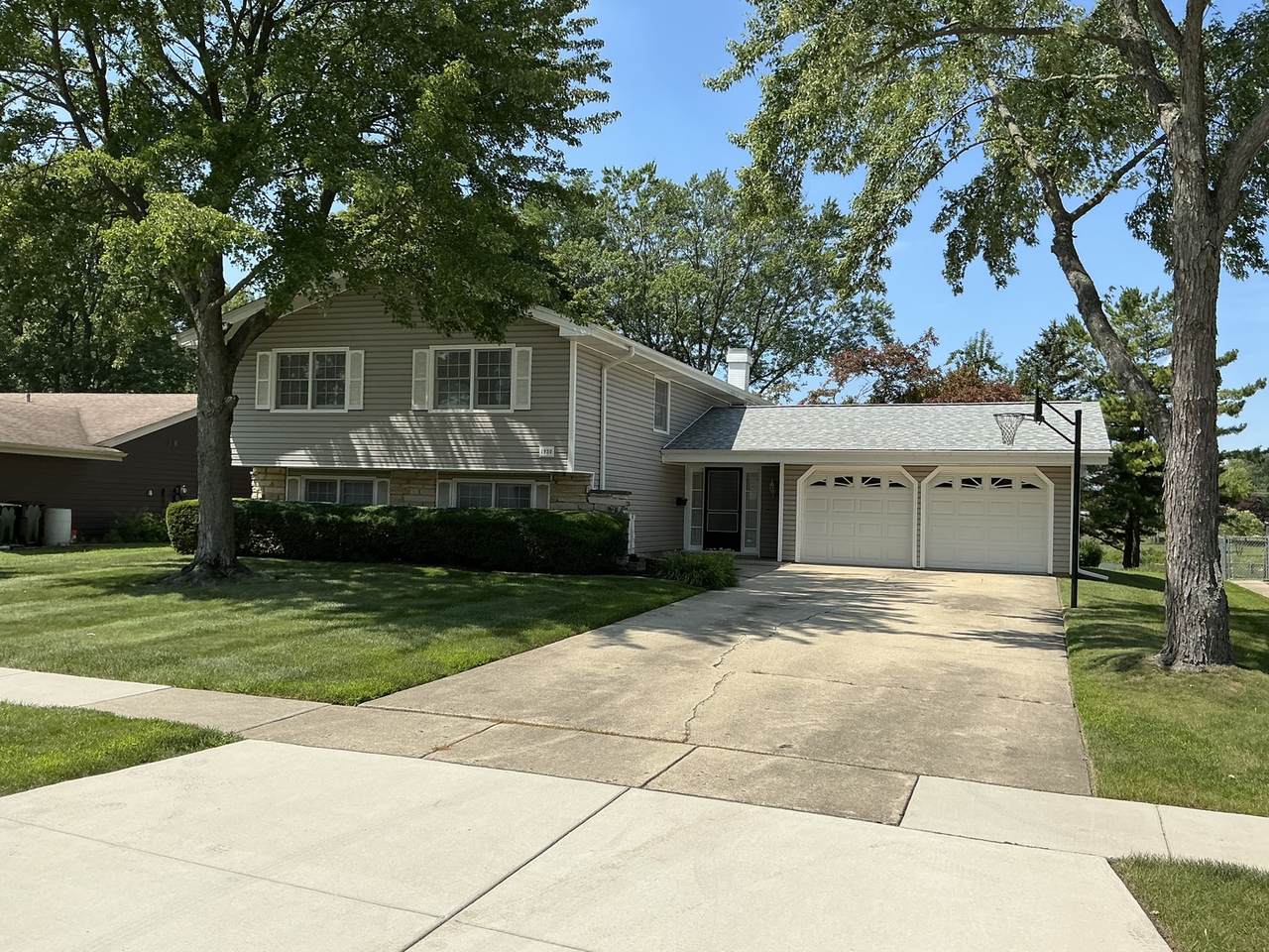 1930 Lakeside Plaza - Photo 1