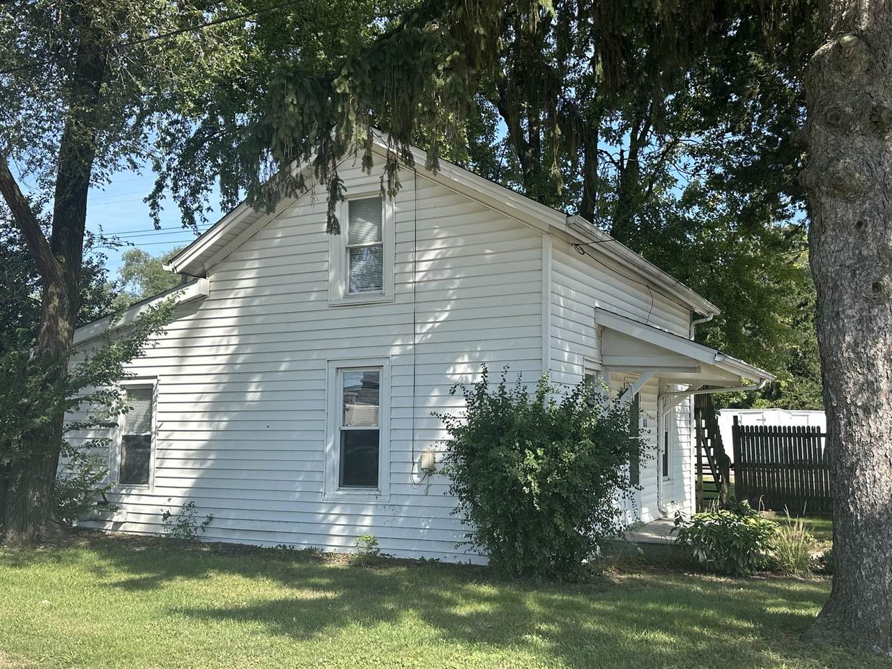 111 Monroe Street - Photo 1