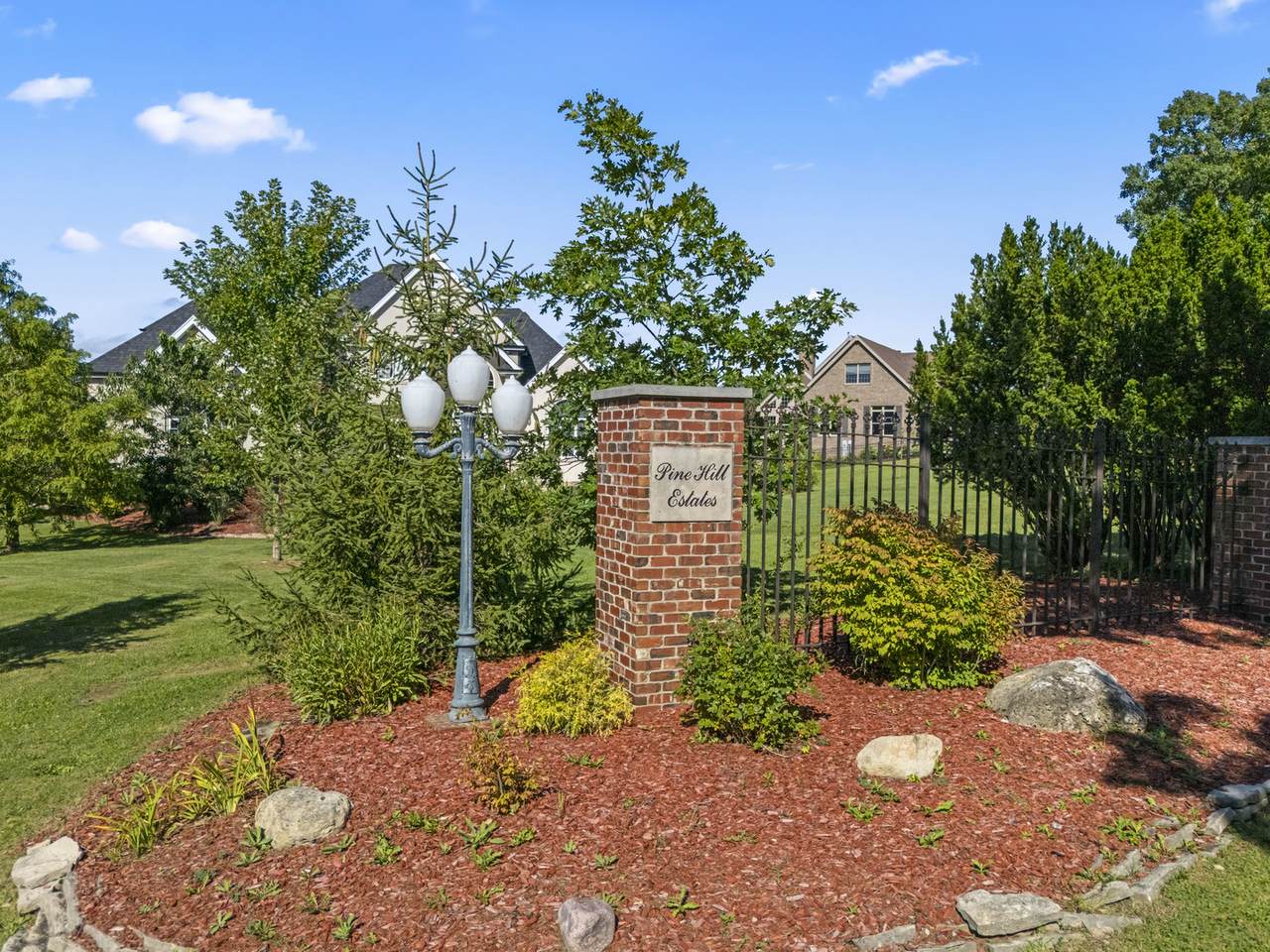 16604 Pine Hill Drive - Photo 1