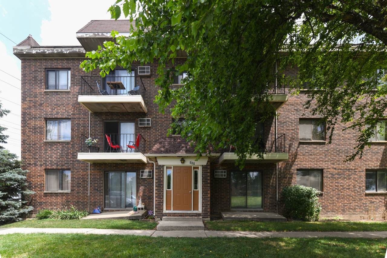 953 Rohlwing Road - Photo 1