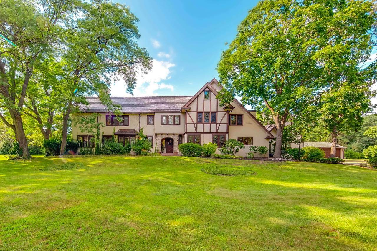 1380 Valley Road - Photo 1