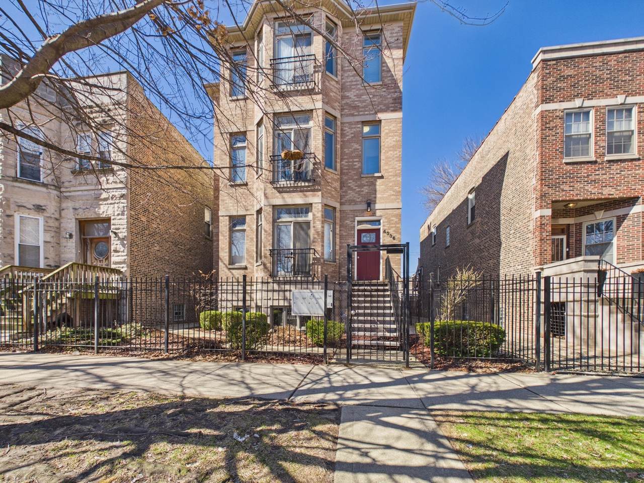 4336 Saint Lawrence Avenue - Photo 1