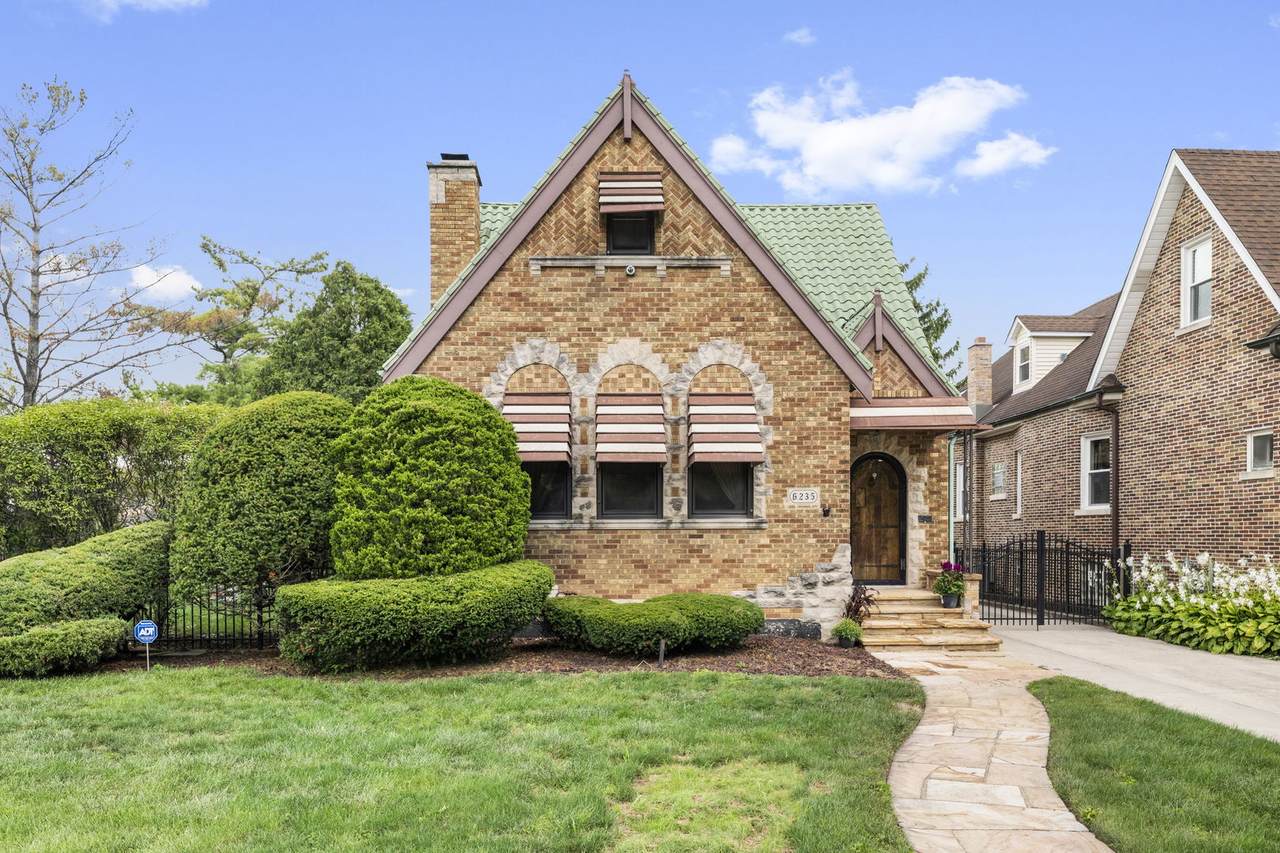 6235 Newcastle Avenue - Photo 1