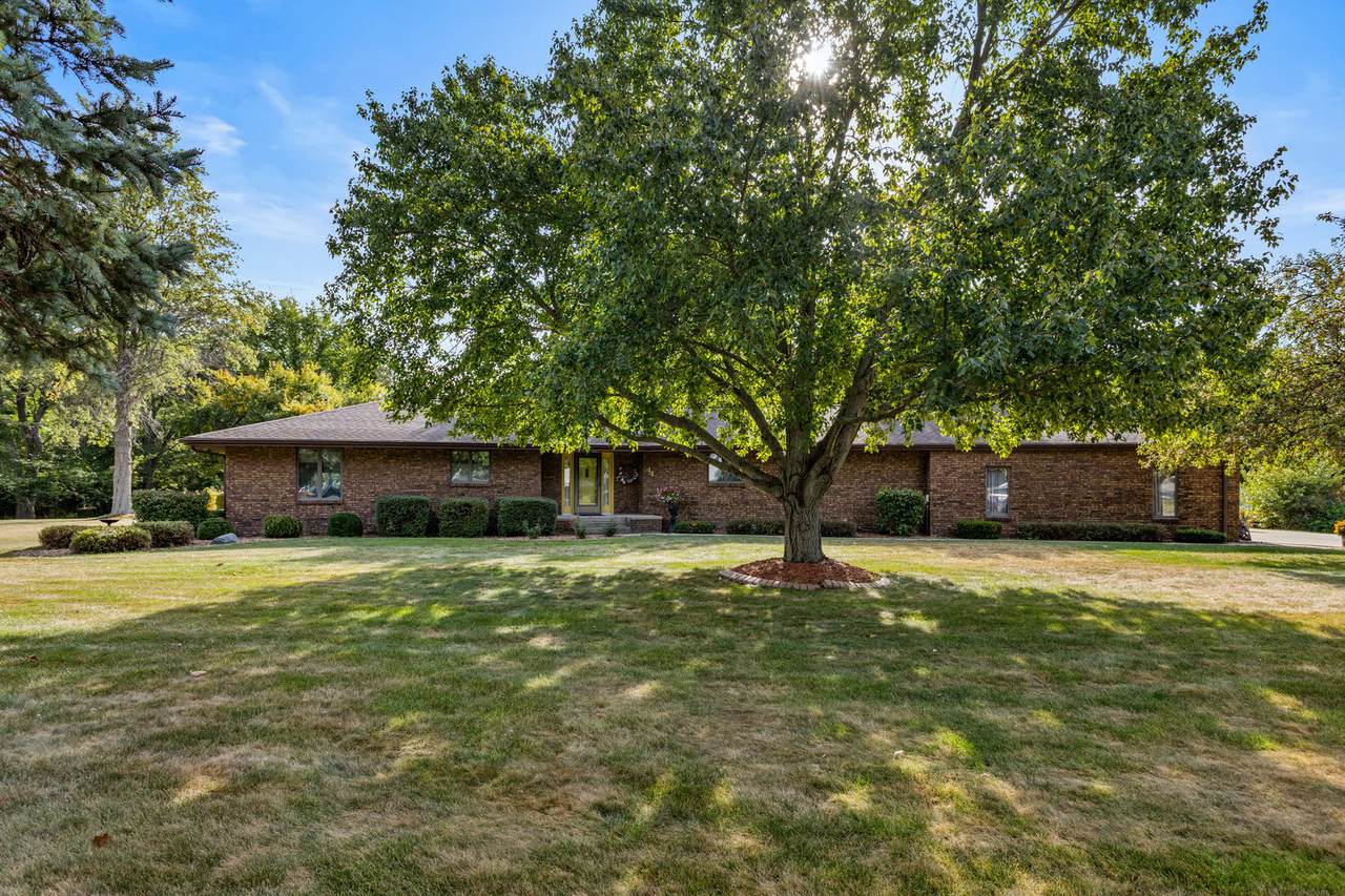 44 Glenbrook Court - Photo 1