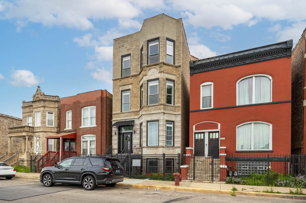 3328 Congress Parkway - Photo 1