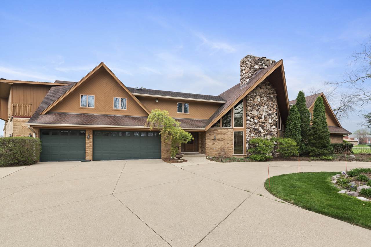 607 Berkshire Court - Photo 1