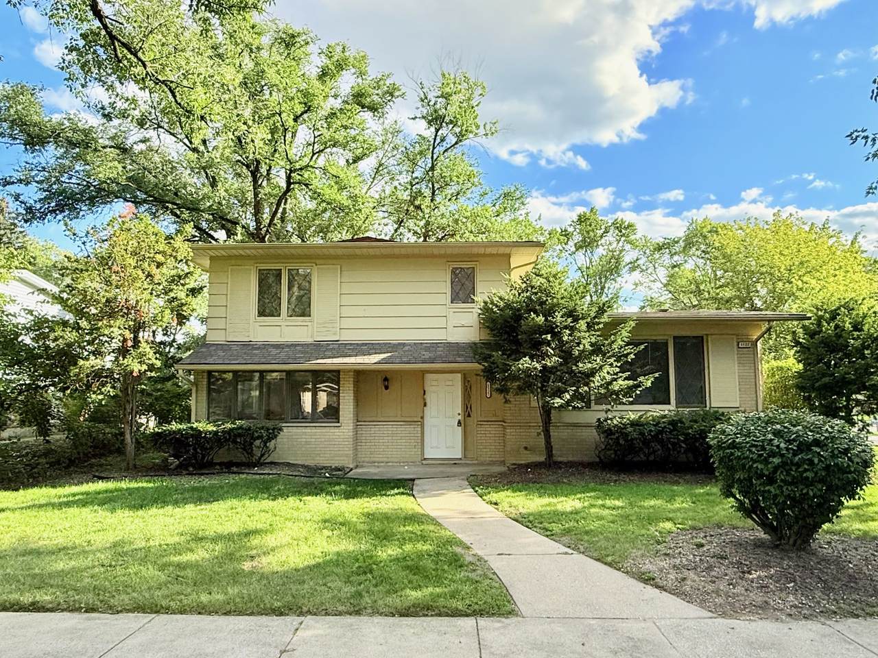 1122 Iowa Street - Photo 1