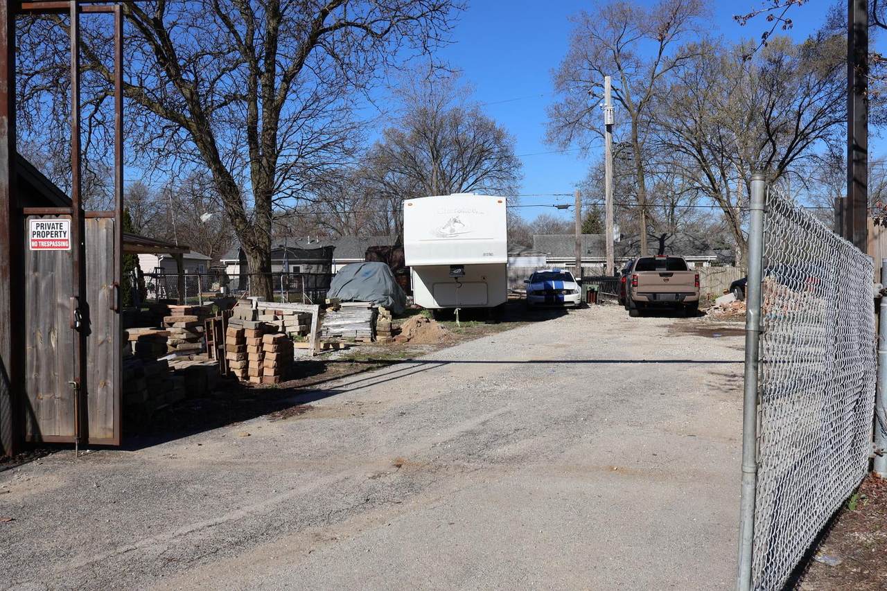 11524 Ridgeland Avenue - Photo 1