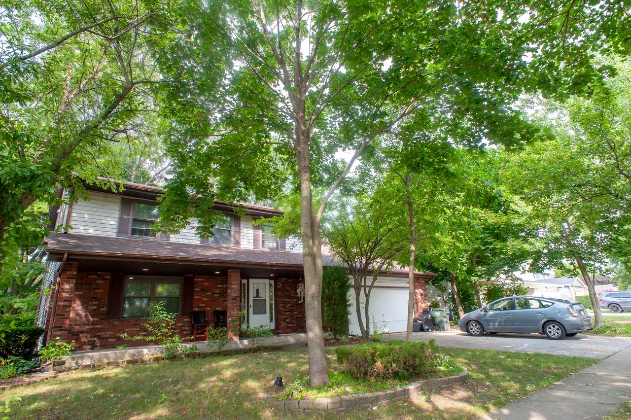 1147 Garfield Avenue - Photo 1