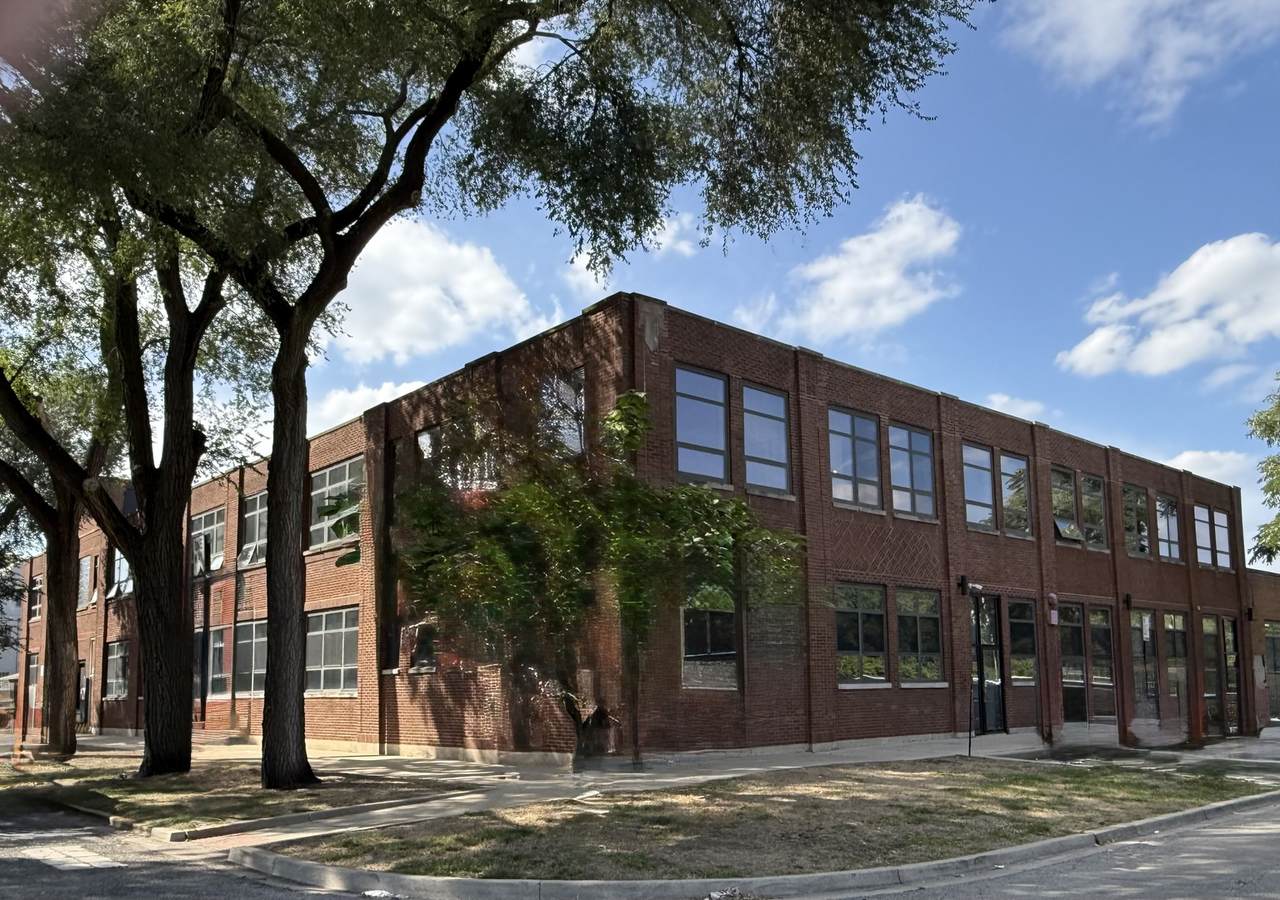 5100 Ravenswood Avenue - Photo 1