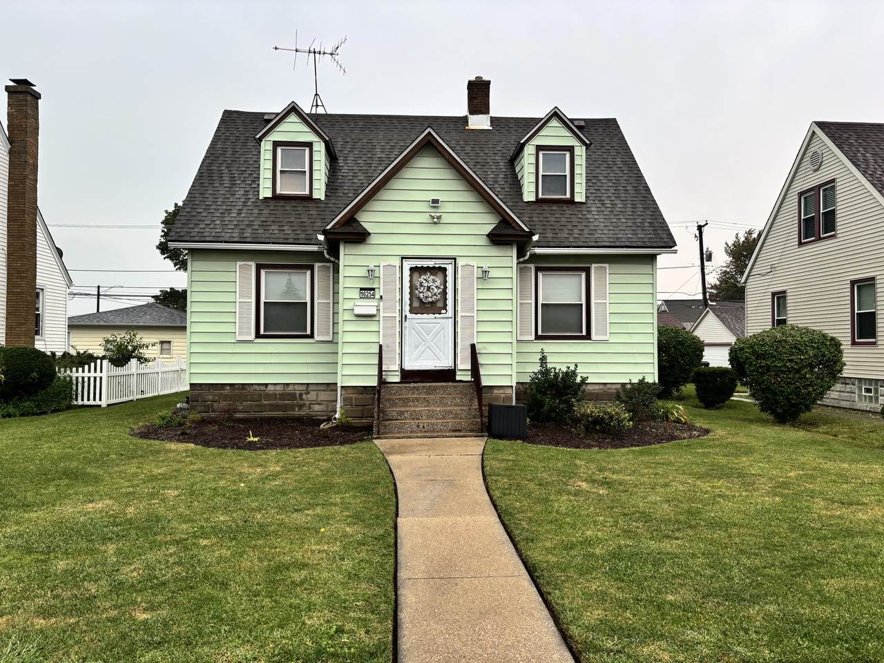 16254 Prairie Avenue - Photo 1