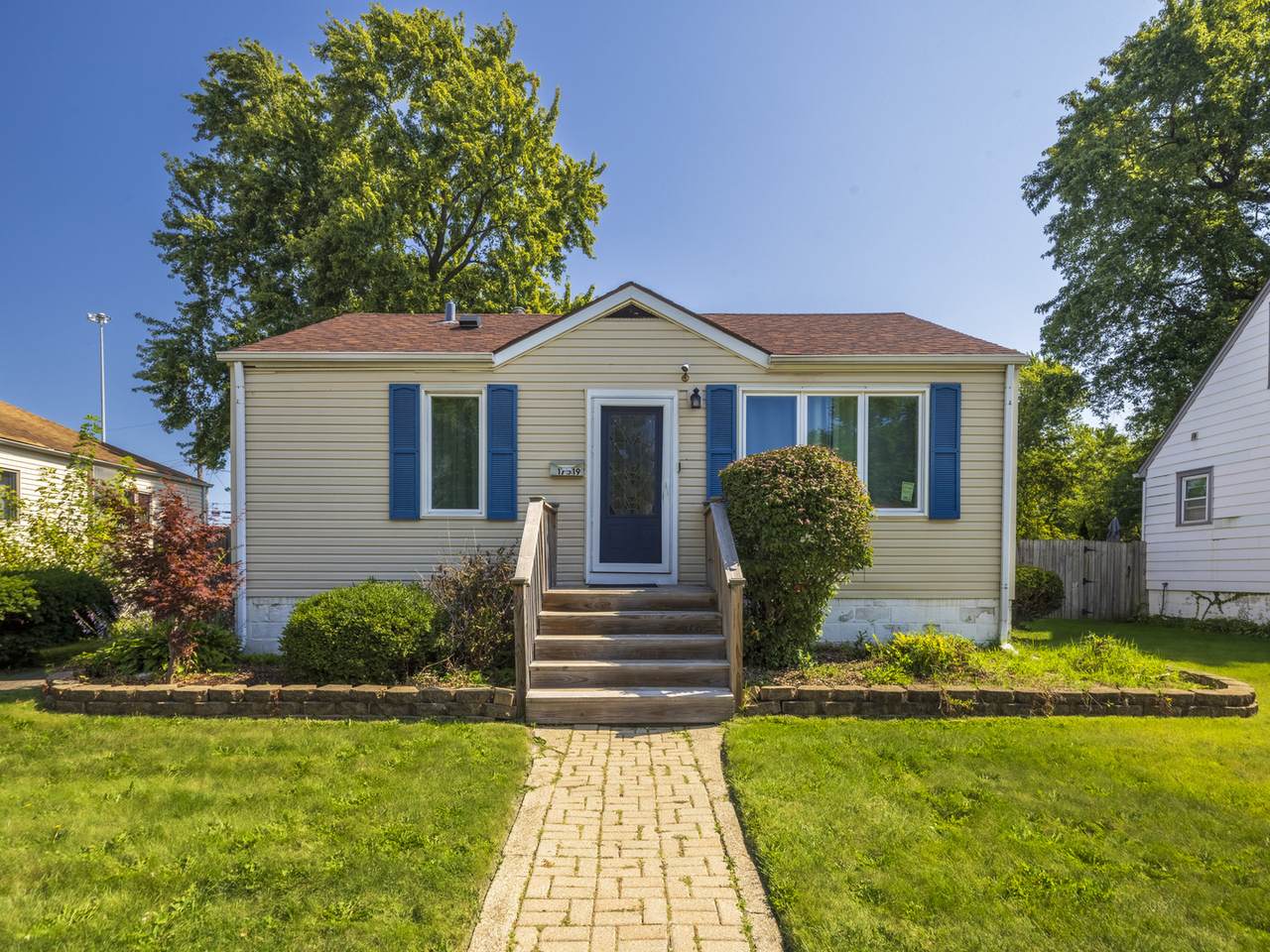 17519 Community Street - Photo 1