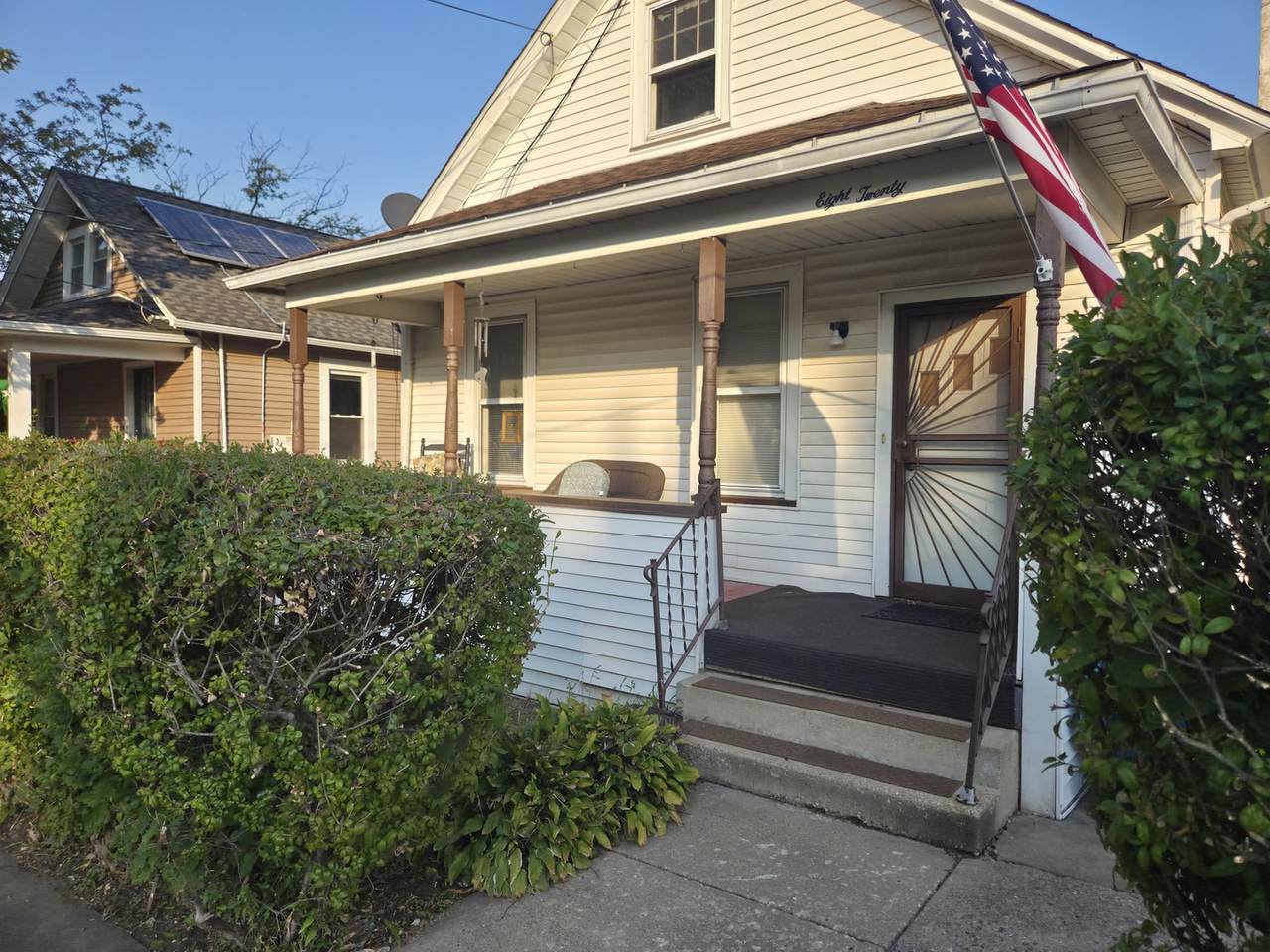 820 Oliver Avenue - Photo 1