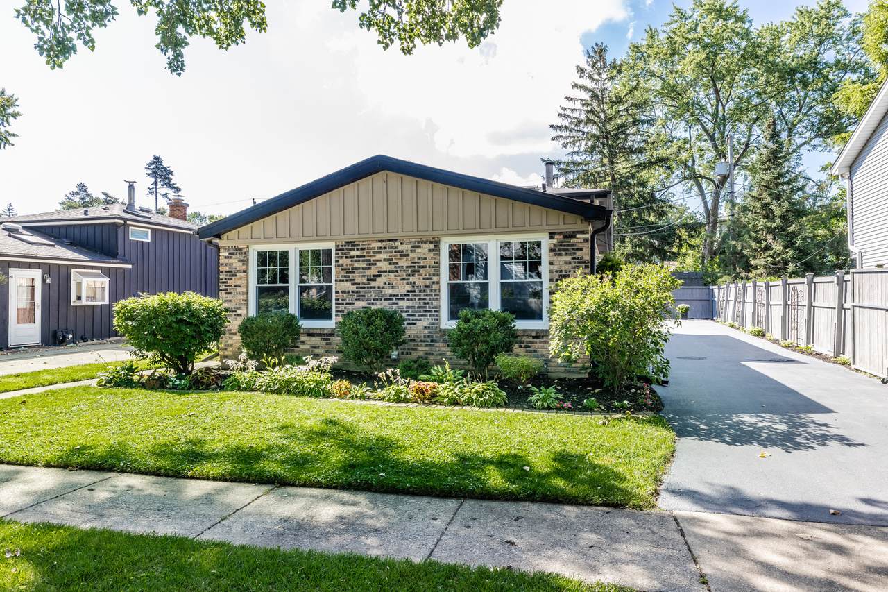 449 Geneva Road - Photo 1