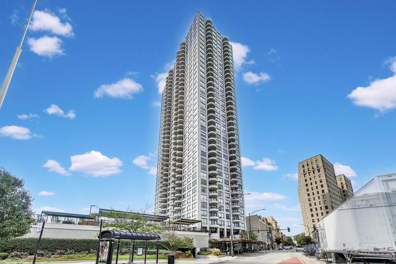 2020 Lincoln Park West - Photo 1