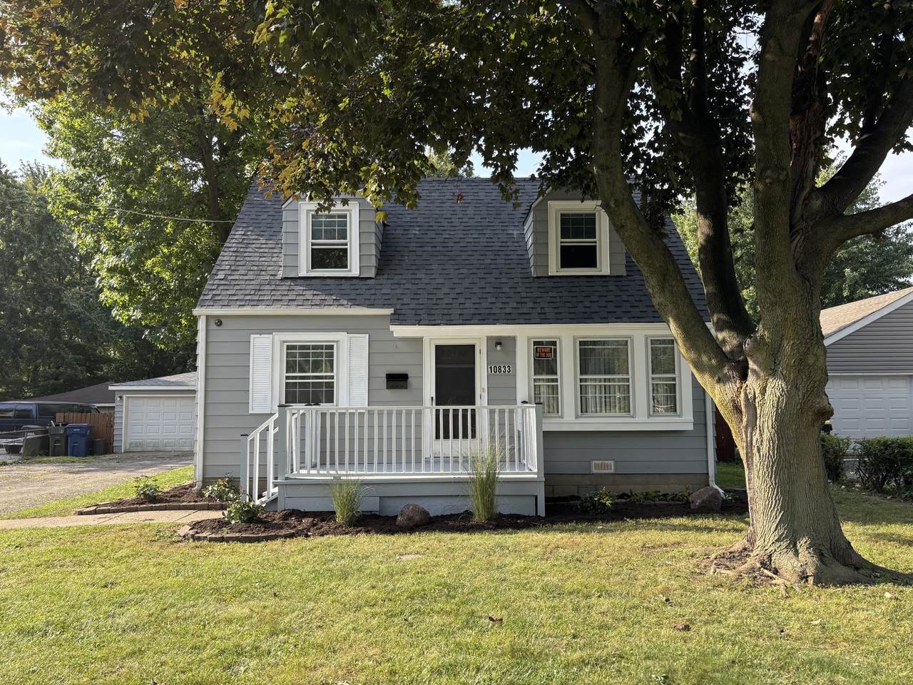 10833 Wellington Street - Photo 1