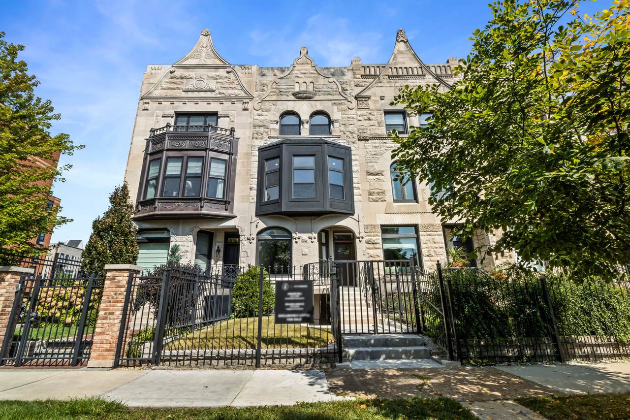 922 42nd Place - Photo 1