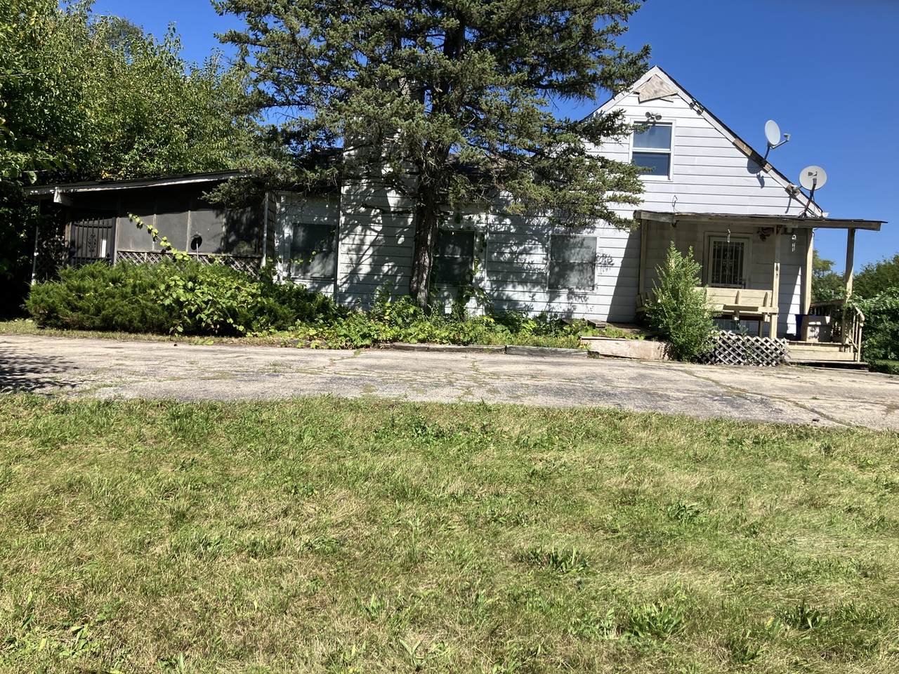 24W459 Lawrence Avenue - Photo 1