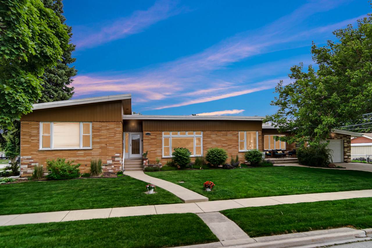 9157 Avers Avenue - Photo 1