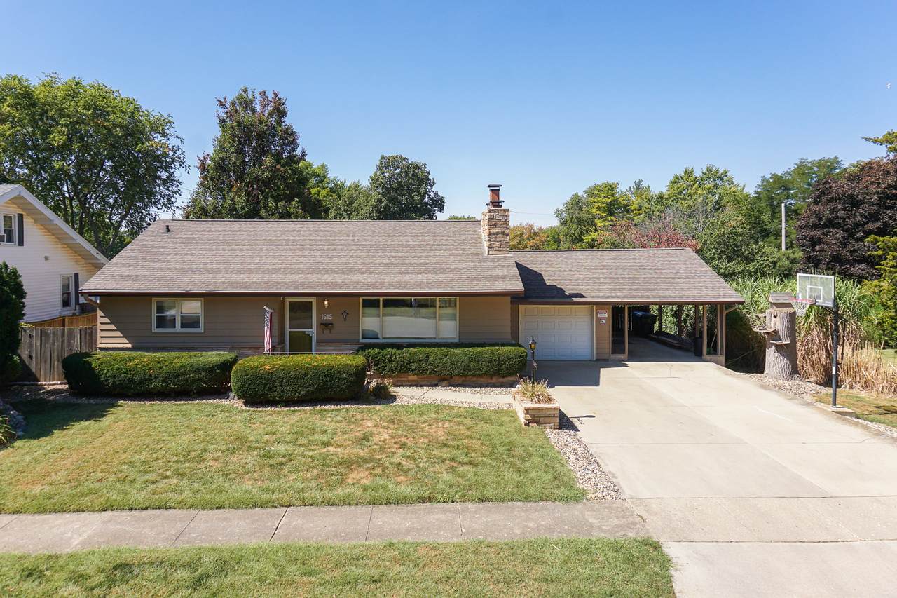 1615 Roosevelt Avenue - Photo 1