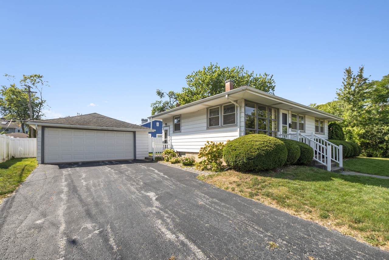 18314 Dundee Avenue - Photo 1