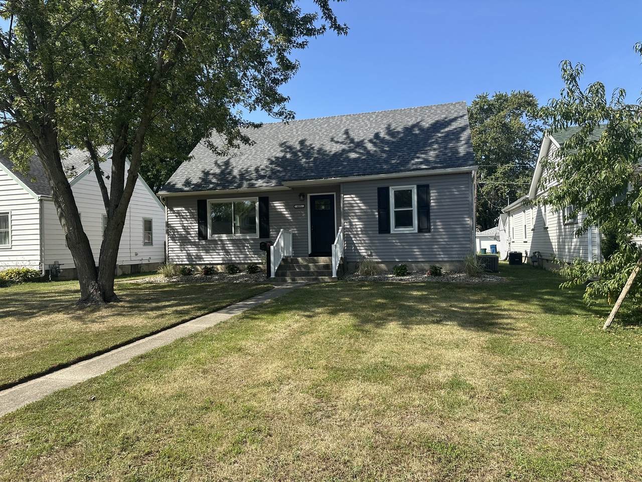 435 Center Avenue - Photo 1