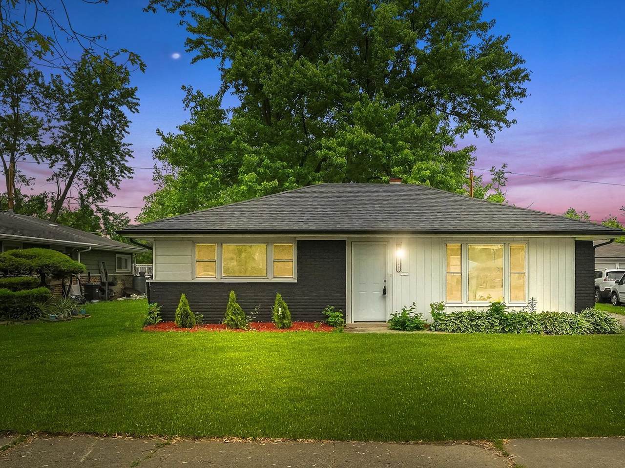 329 Blackhawk Drive - Photo 1