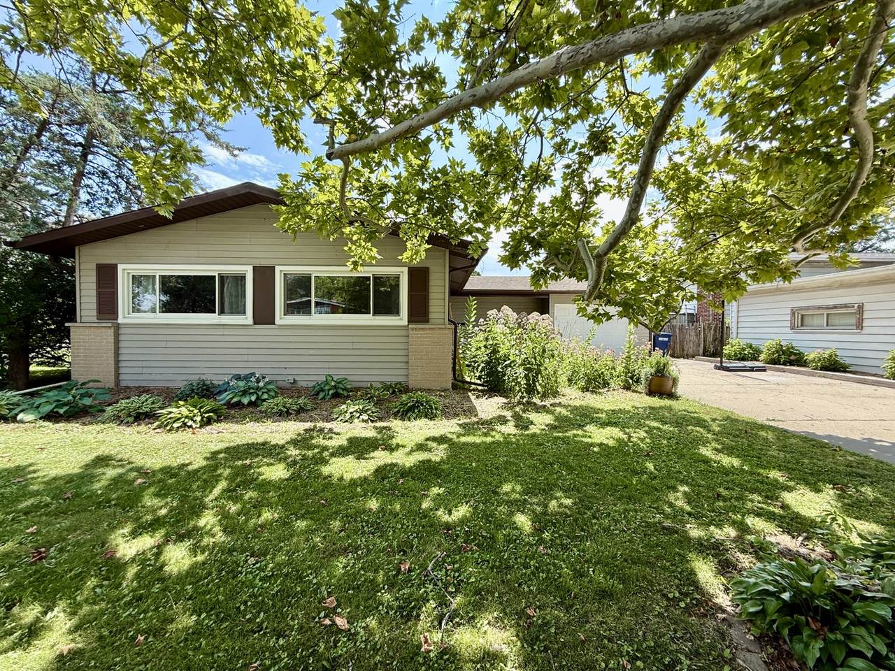 241 Diamond Head Drive - Photo 1