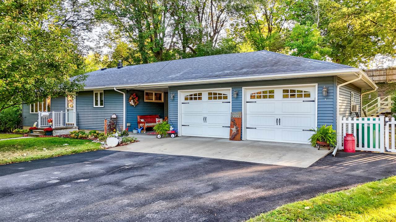 709 Park Street - Photo 1