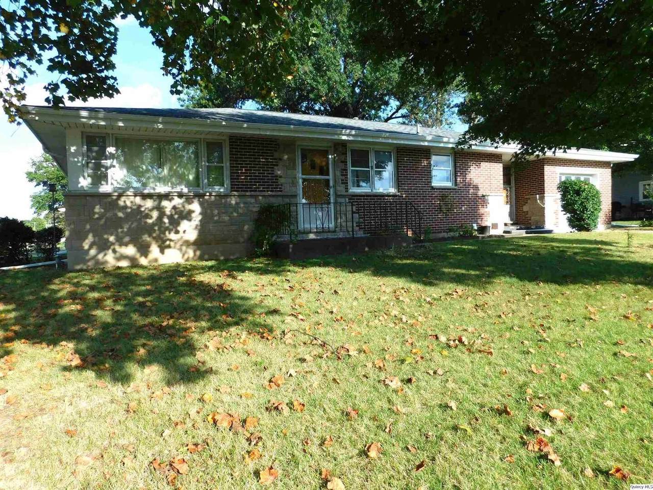 710 Sherwood Drive - Photo 1