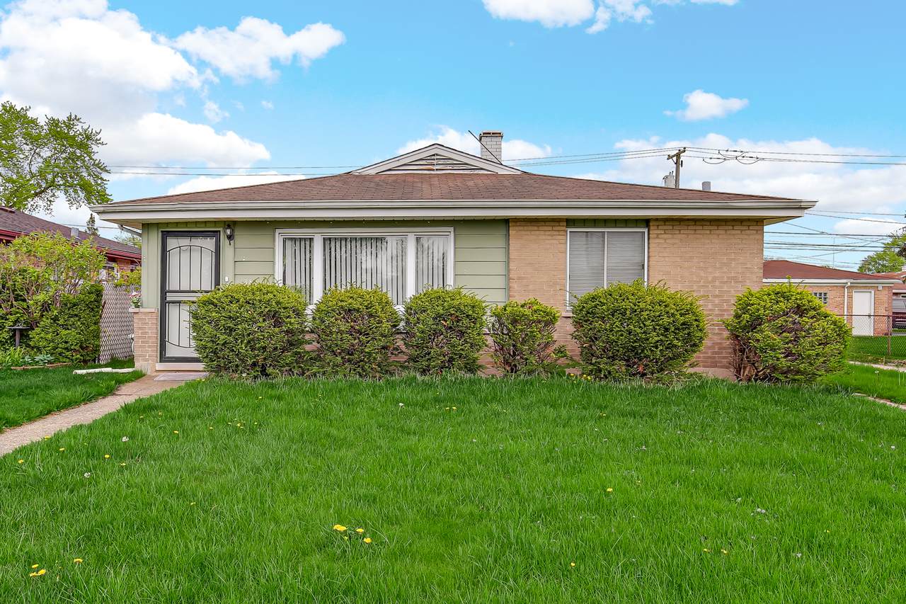 1383 Greenbay Avenue - Photo 1