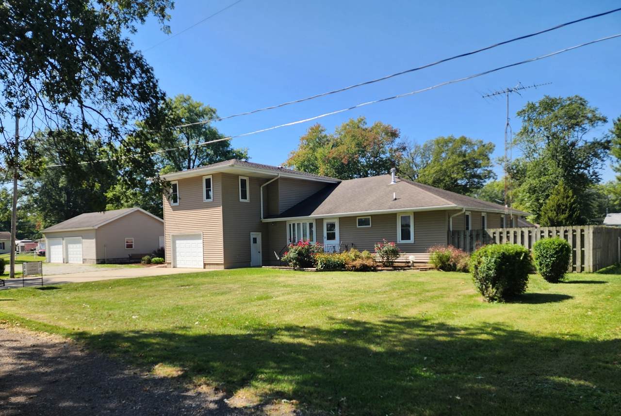 3398 17240E Road - Photo 1