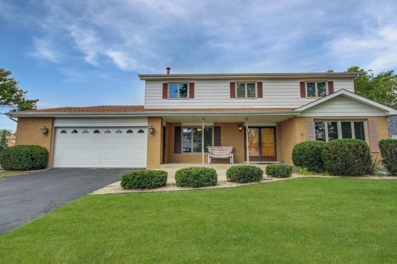 16909 Paxton Avenue - Photo 1